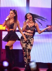 Ariana-grande-and-nicki-minaj-performs-at-2014-iheartradio-music-festival-in-las-vegas 5