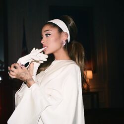 Sephora, Ariana Grande Wiki