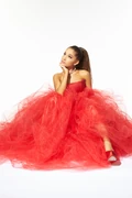 ArianaGrande01 0028.jpg (457 KB)