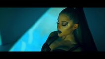 Ariana Grande - 7 Rings - Screencaptures (185)