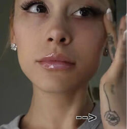 Ariana grande deals flower earrings