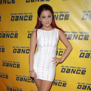 Ariana's outfit on may 27, 2010