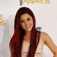June 6, 2010 MTV movie awards - ariana