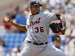 Edgar Renteria goes from symbol of Tigers' disappointment to