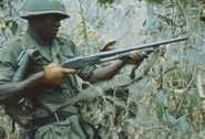 US Soldat mit M37 in Vietnam.