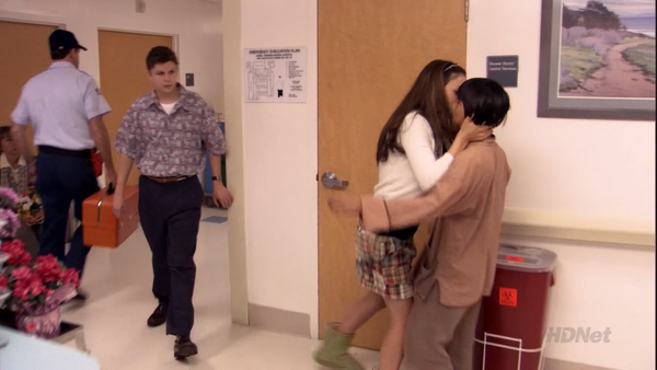 Maeby and Annyong kiss in "Let 'Em Eat Cake"
