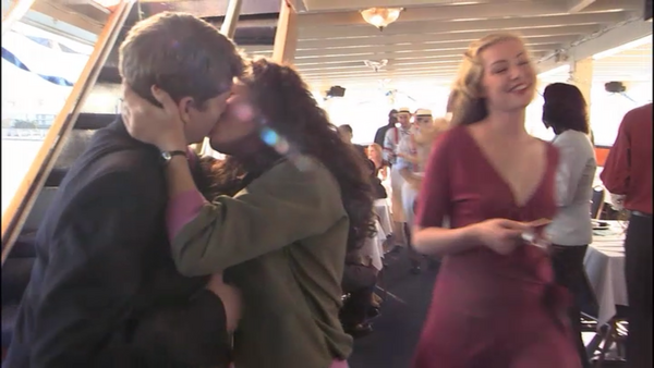 George Michael and Maeby kiss in "Pilot"