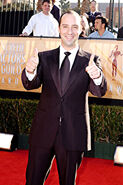 2005 SAG Awards - Tony Hale 01