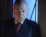 Nathaniel Barnes (Michael Chiklis) (depuis saison 2)