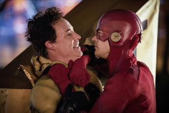 17.The Flash-Legacy-EObard Thawne et Flash