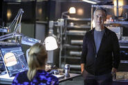 11.arrow-season-4-episode-sins-father-tom-amandes