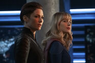 4.Supergirl-Crisis On Infinte Earths-Alex et Supergirl