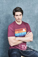 Brandon Routh (Ray Palmer)