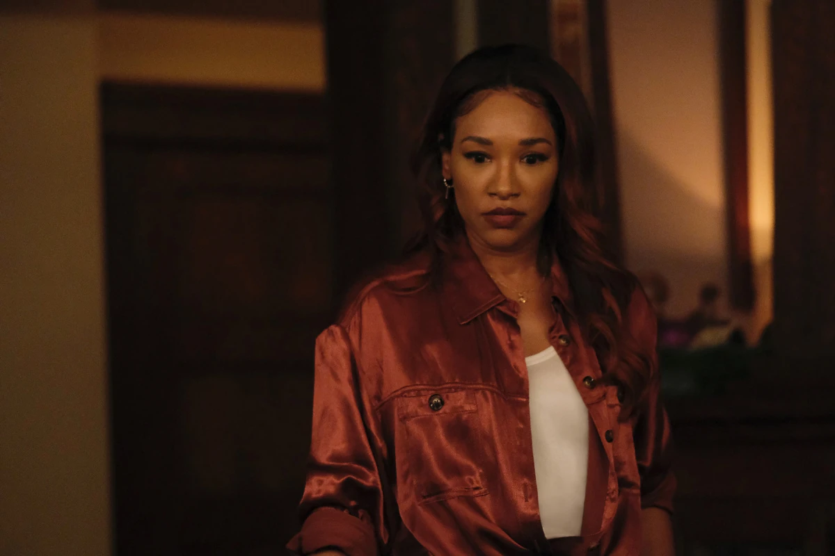 Айрис уэст аллен скринапасы. Где айрис. Кейт уинслет айрис. Где айрис. Айрис апфель с мужем.