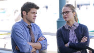 6.supergirl-episode-childlish-jeremy-jordan