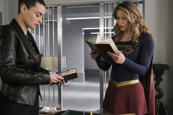 10.Supergirl Crime and Punishement Lena Luthor et Supergirl