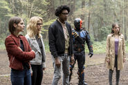 1.Arrow Lian Yu Thea, Felicity, Curtis, Deathstroke et Samantha Clayton