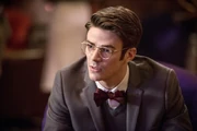 4.the-flash-episode-welcome-earth-2-grant-gustin.jpg (161 kio) Barry Allen Terre 2 Arrowverse