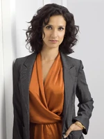 Bce99bd3ad00cba9b64ebbb725a942e8.jpg (807 kio) Ilsa Pucci (Indira Varma) (saison 2)