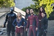 3.Supergirl Battles Lost and Won Guardian, Imra, Supergirl, Mon-El, Alura et Alex