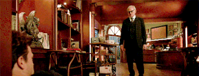 Eobard Thawne reprend sa vrai apparence après avoir usurpé celle du Docteur Stein.