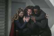 5.Supergirl Homecoming Supergirl, Jeremiah, Alex et J'onn