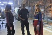 3.supergirl-strange-visitor-episode-series.jpg (207 kio)
