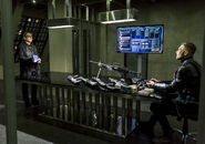 8.Arrow-Divided-Cayden James et Vigilante