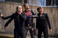 4.Arrow-The Ties That Bind-Felicity, Wild Dog et Lyla