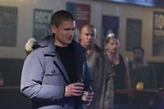 8.legends-of-tomorrow-pilot-stills-captain 1.01 LOT.jpg (200 kio)