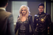 10.the-flash-episode-welcome-earth-2-frost