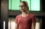 6.Arrow-Brothers in Arms-Felicity Smoak