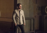 3.arrow-season-4-episode-sins-father-oliver