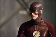 18.the-flash-episode-welcome-earth-2-costume