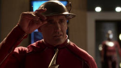 Jay agradecendo Barry