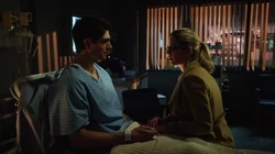 Ray con  en el hospital.