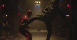 Barry contra Oliver.