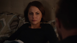 Thea conversando com Oliver sobre Damien Darhk
