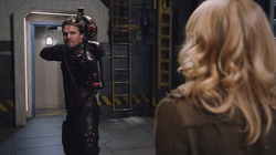 Oliver threatens Felicity