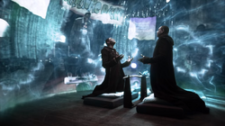 J'onn e M'yrnn em um ritual marciano