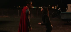 Discussão entre Kal-El e Lois Lane.