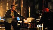 Arrow 2x19 "The Man Under The Hood" Sneak Peek!