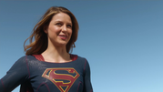 Supergirl say goodbye The Flash (1)