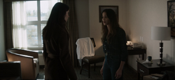 Lucy discutindo com Lois