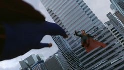 Superman enfrentando seu sósia da Terra-38