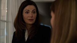 J'onn conversando com uma jovem Kara