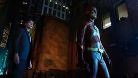 Flash salva a Ralph.