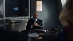 Lex has a meeting with Alex and Supergirl