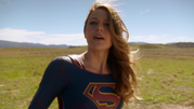 Supergirl say goodbye The Flash (8)