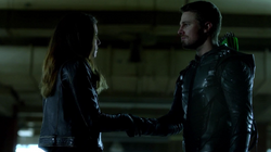 Dinah agrees to work with Oliver Queen